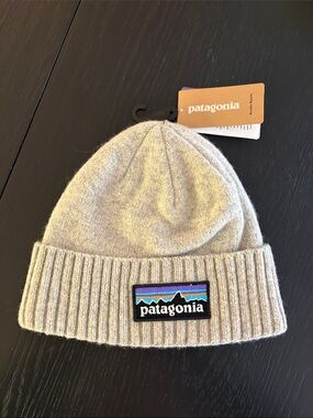 Patagonia Light Gray Ribbed Fold-Over Beanie with Logo